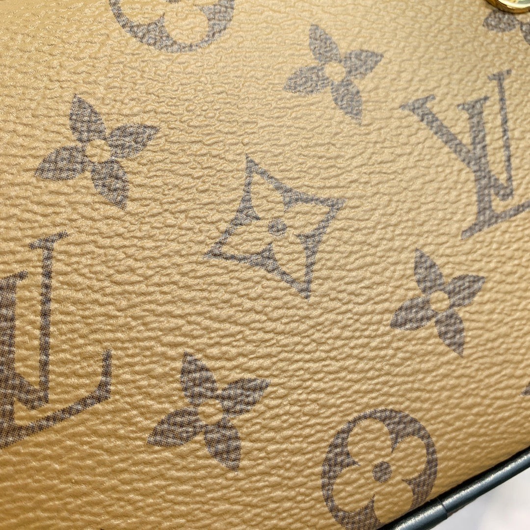 Luxury-VL VANITY Small Handbag Cosmetic Bag PD0423081608