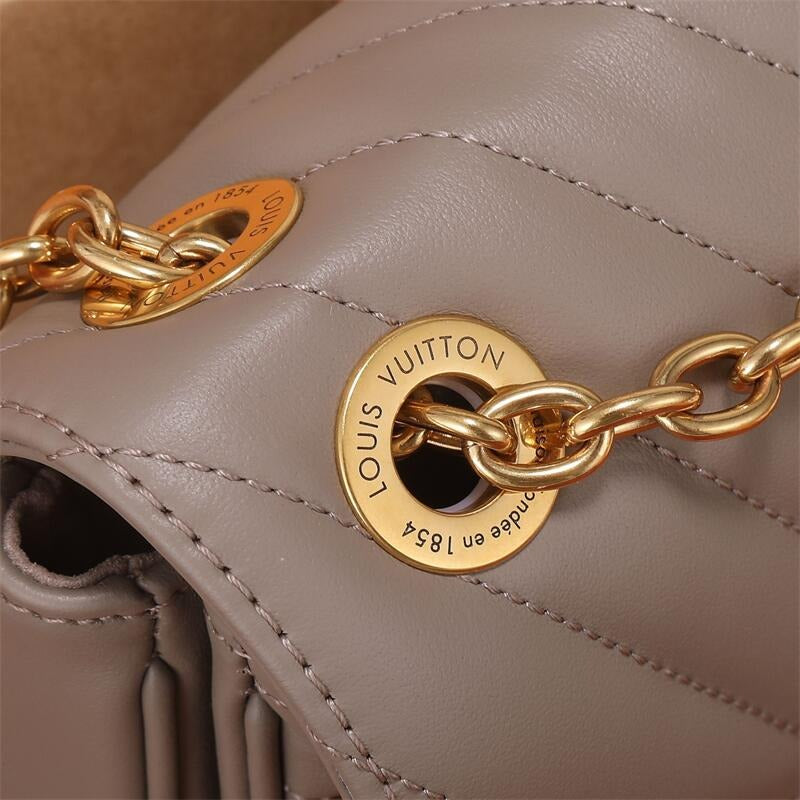 L New Wave Calfskin Small Chain Bag 0424062503