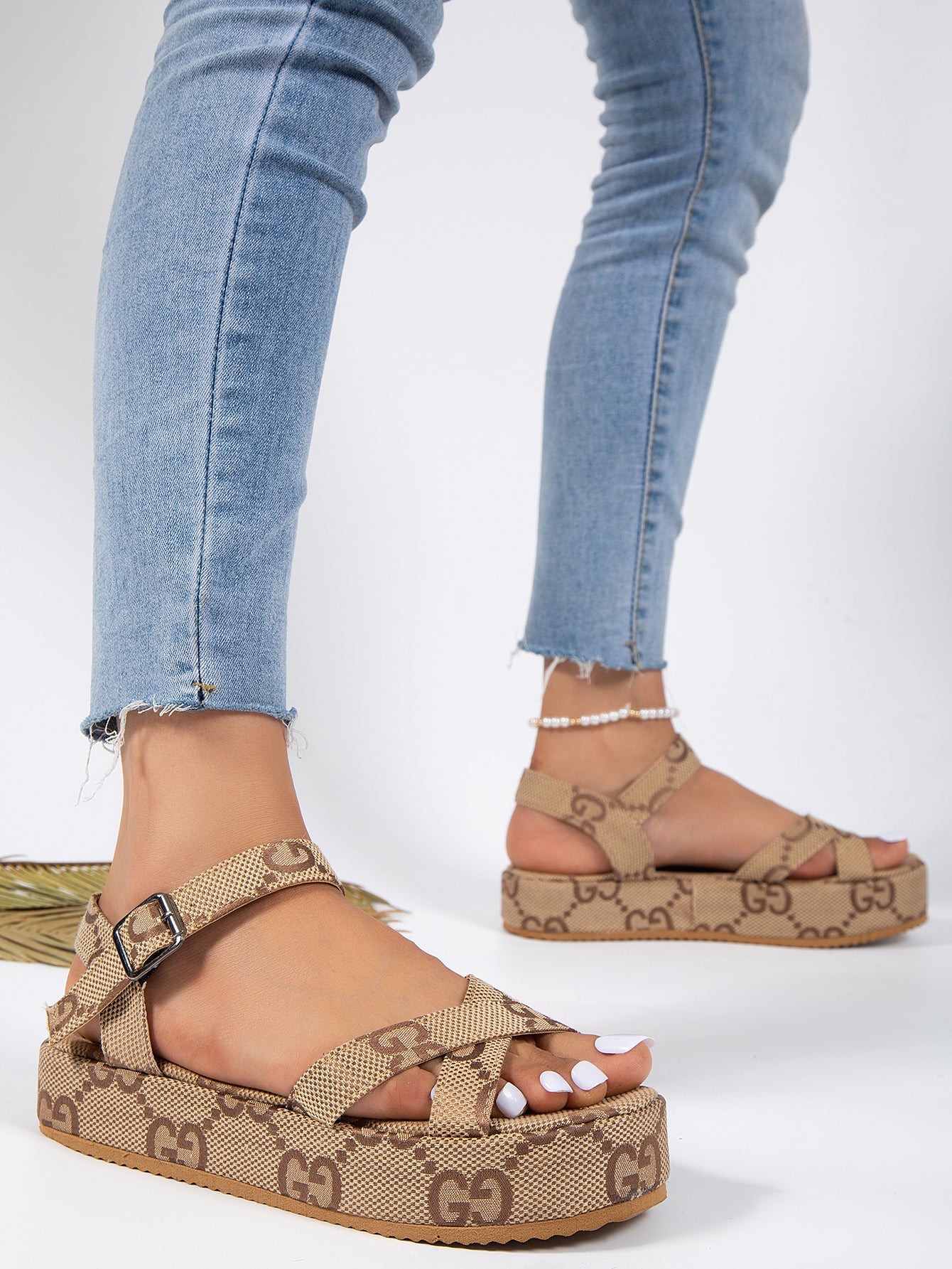 23 Ladies Fashion Luxury slipper and flip-flop PD042502