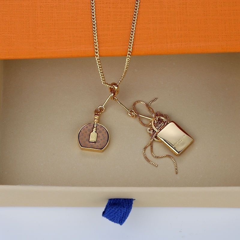 Round cake tassel bag necklace