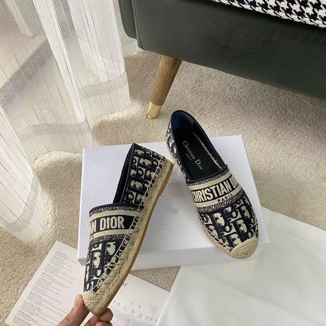 New fashion D logo womens loafers