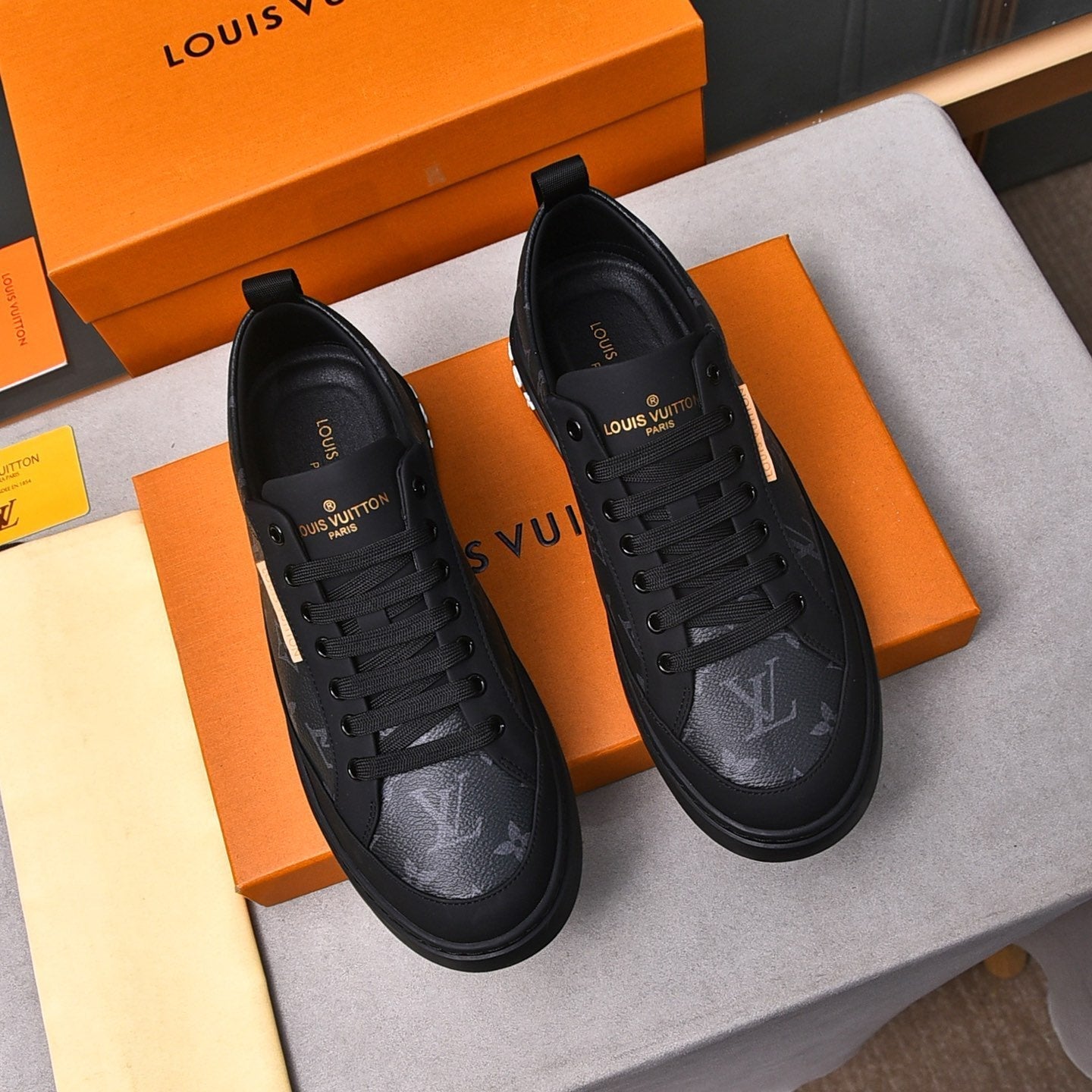 Classic Casual Sneakers 08231215LCJ01