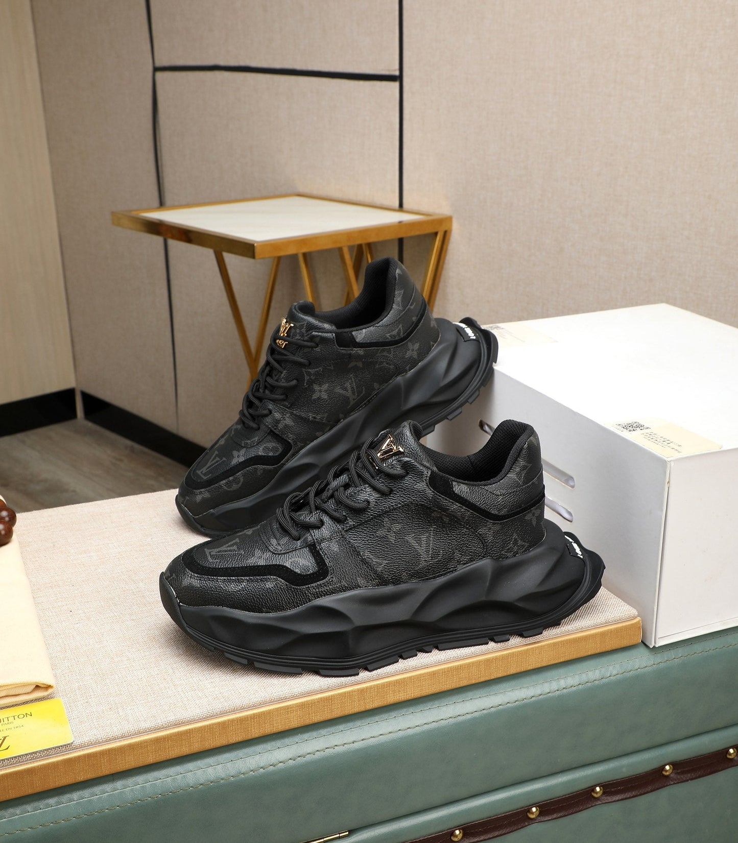 Lvv fashion luxury printed rubber sole sports shoes 0724121601