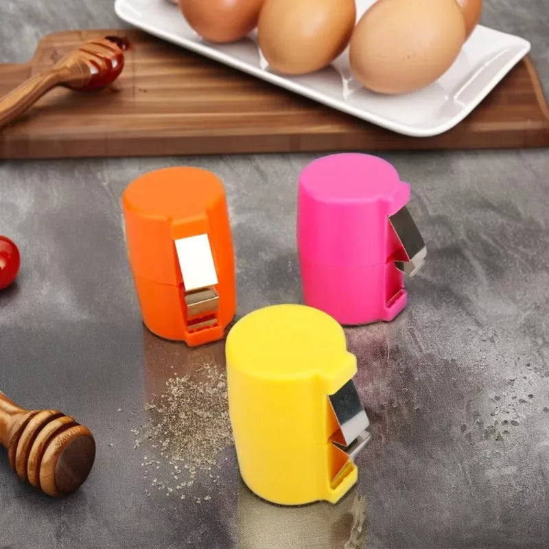 Manual Steel Egg Cracker Beater Plastic Opener and Separator Breaking Raw Egg Shells Kitchen Gadgets for Home Use
