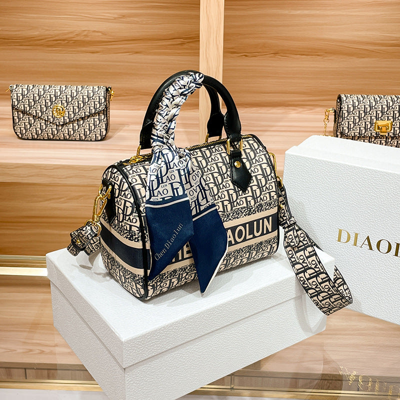 High-end embroidered handbag 2025080813