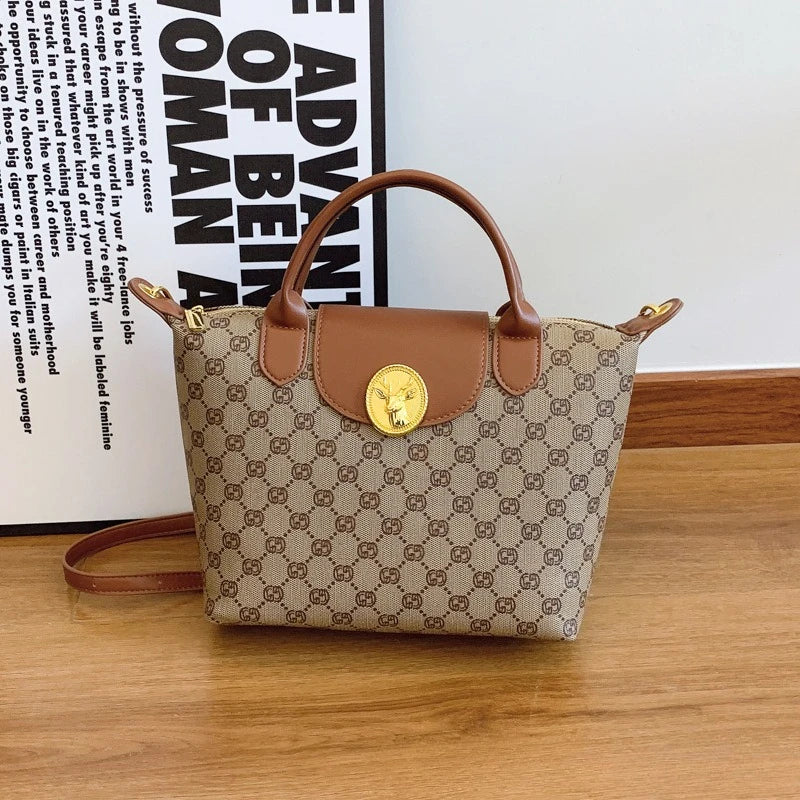 Fashionable and retro floral crossbody bag 2025073114