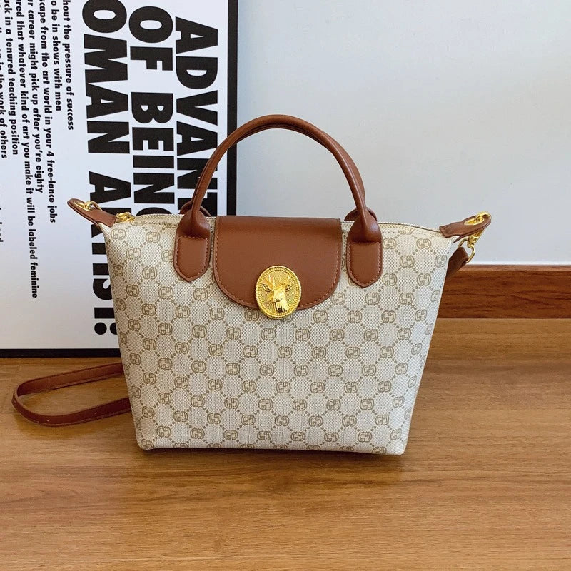 Fashionable and retro floral crossbody bag 2025073114