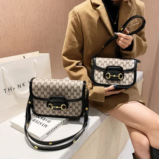 High-end small square retro printed crossbody bag 2025073117