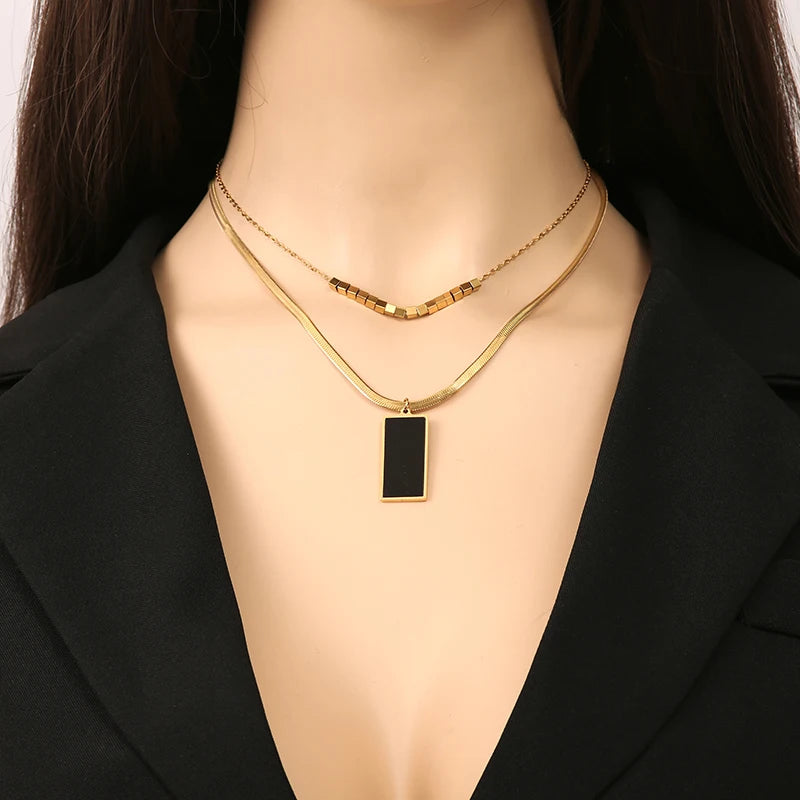 Square pendant necklace 2025081210