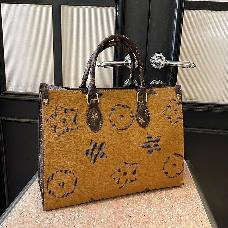 A minimalist handbag for ladies 2025080712