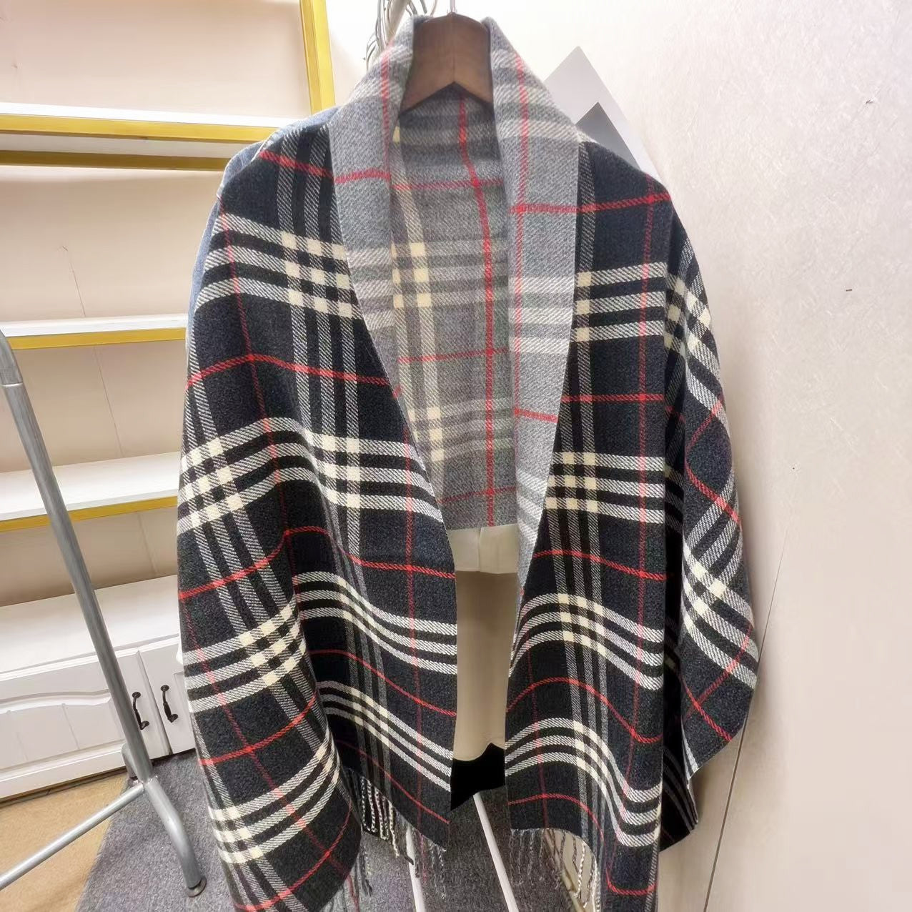 Versatile Cashmere Reversible Fringe Scarf 1025090216