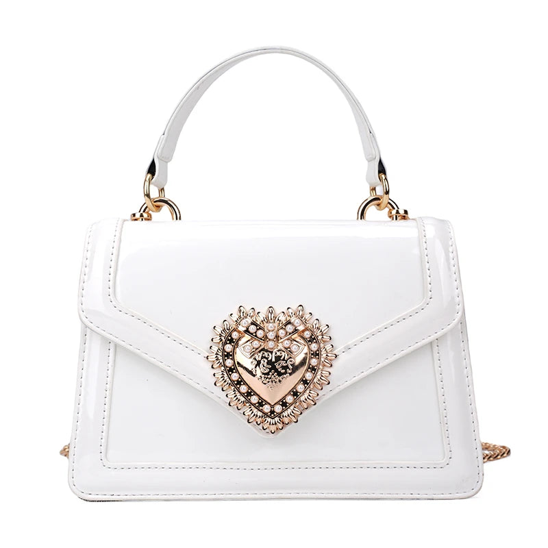 An elegant lady postman's bag 2025073002