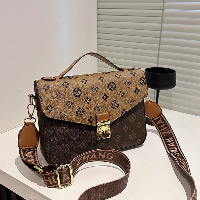 Fashionable minimalist shopping bags 2025073118