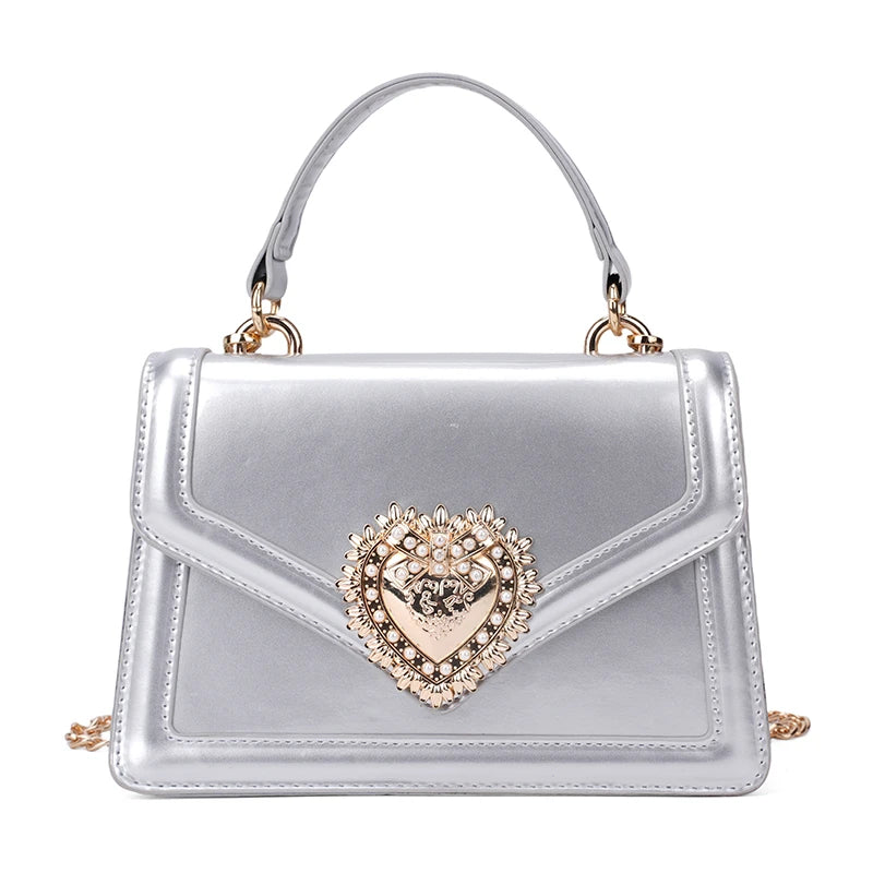 An elegant lady postman's bag 2025073002