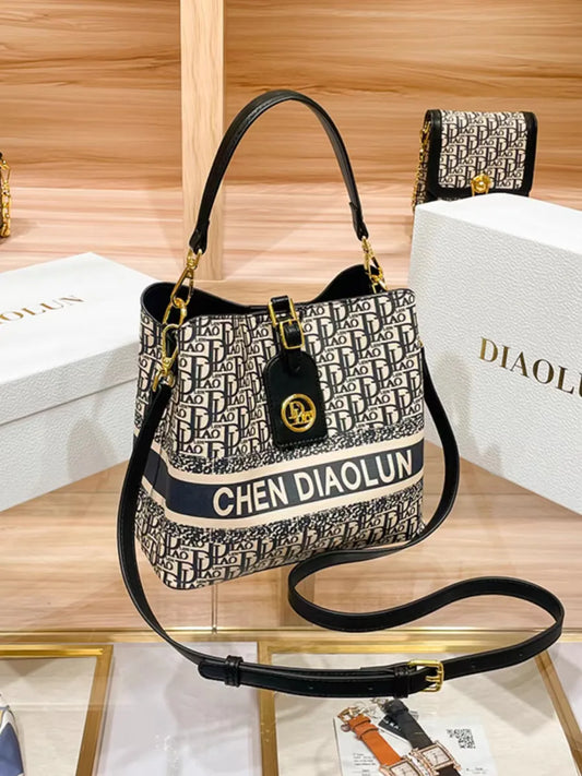 Casual ladies' handbag 2025080804